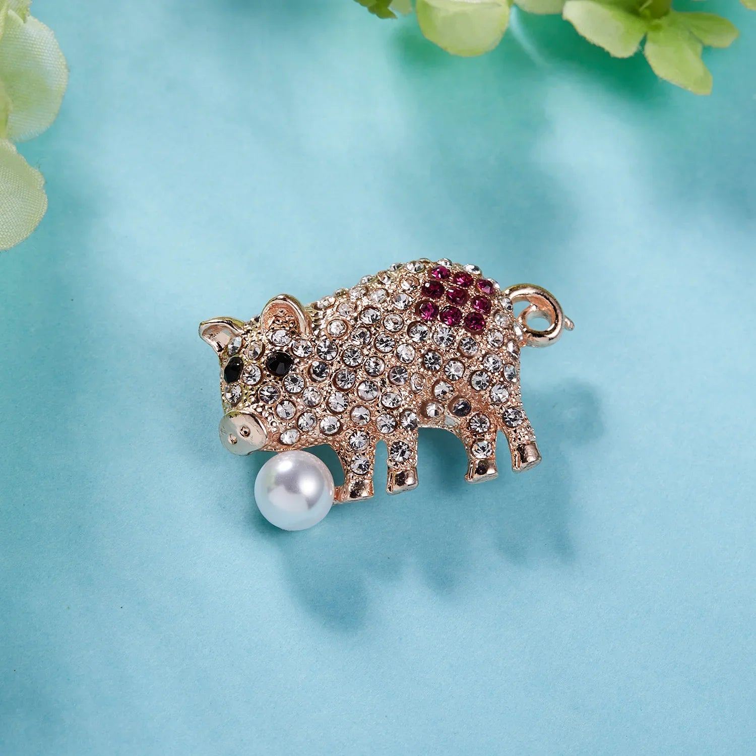 Femlion Rhinestone Pig Brooches: Cute Animal Jewelry Gift