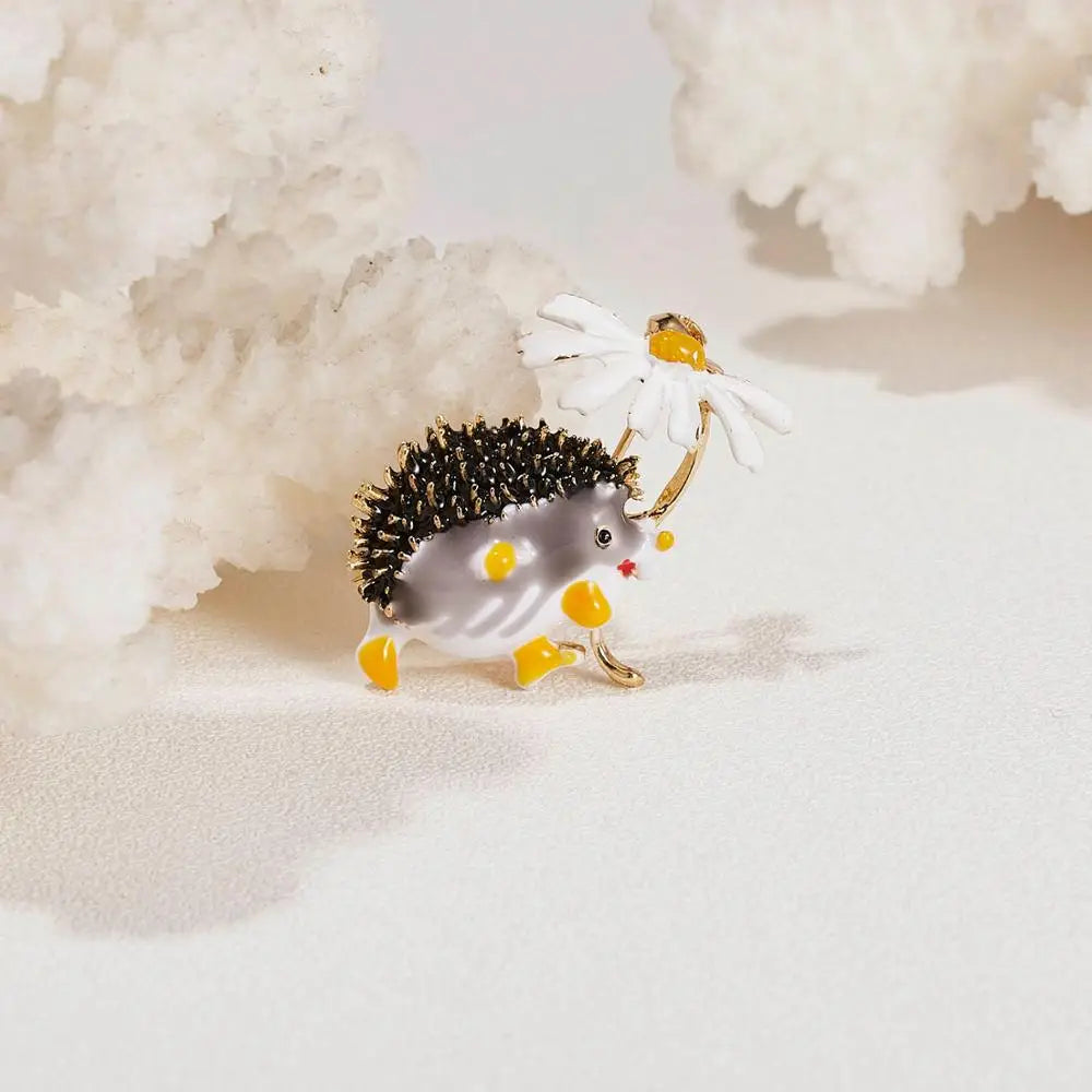 Femlion Hedgehog Brooch: Cute Daisy Animal Jewelry in 7 Colors, High Quality Badge