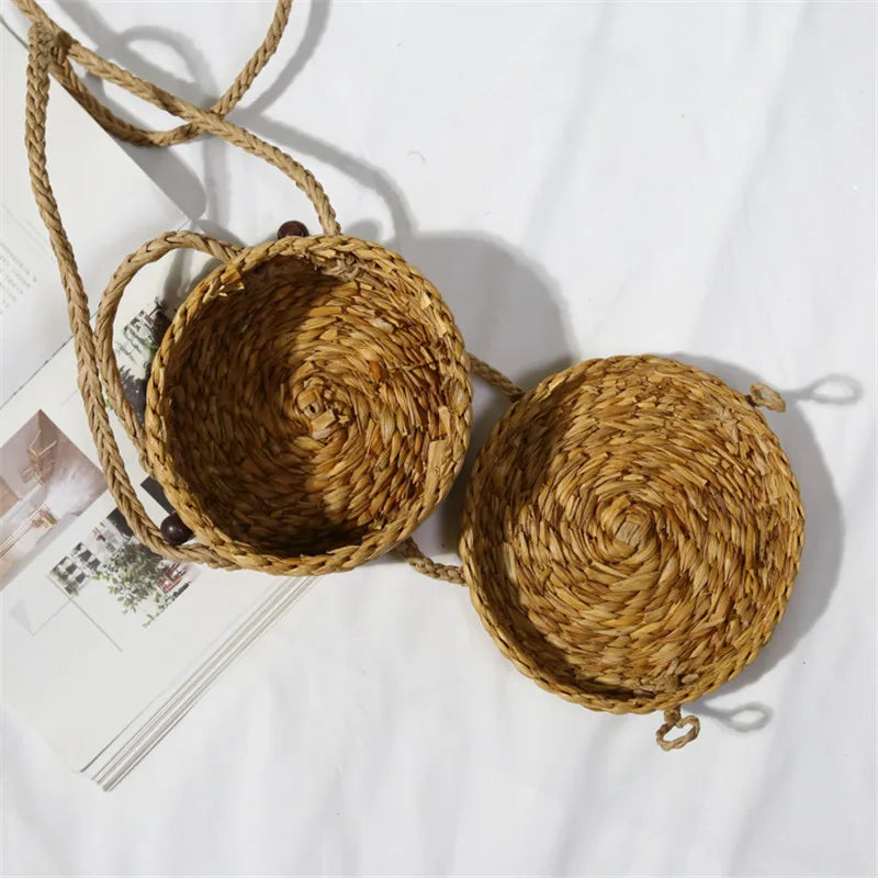 Femlion Rattan Shoulder Bag: Trendy Round Drum Straw Handbag for Spring/Summer 2020