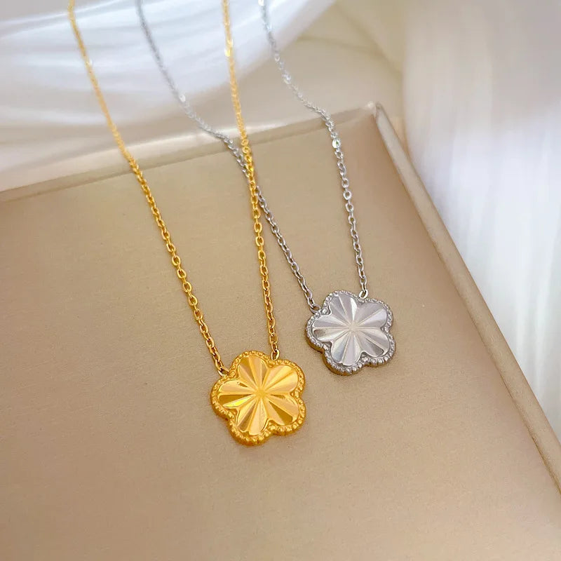 Femlion Five Leaf Flower Pendant Necklace - Shiny Temperament Jewelry