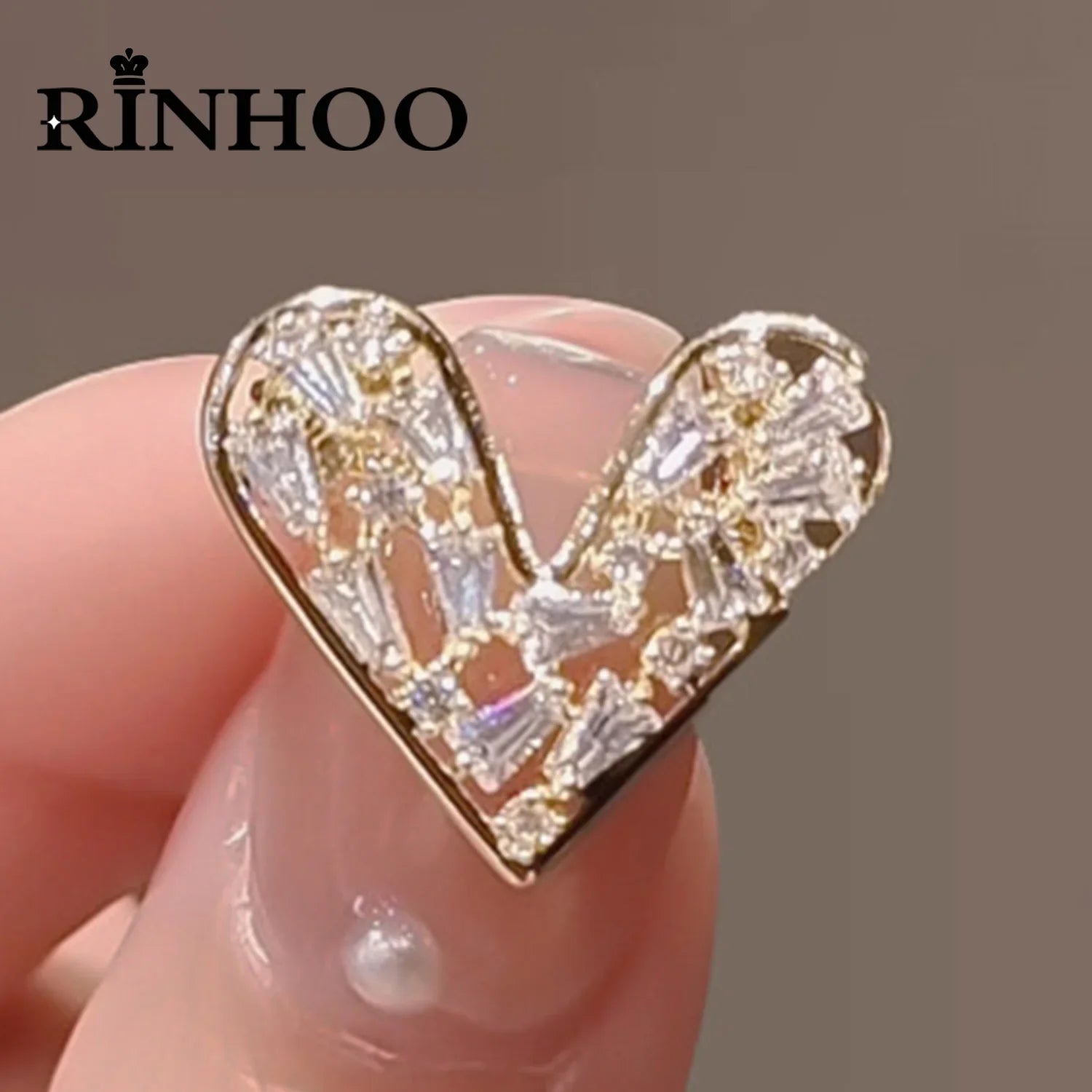 Femlion Crystal Heart Brooch - Exquisite Rhinestone Love Lapel Pin for Women