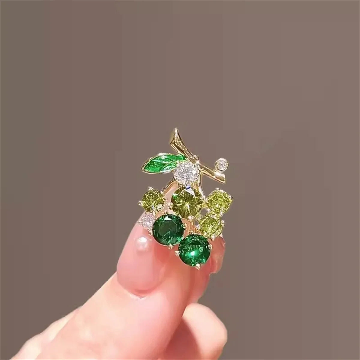 Femlion Grape Brooch: Exquisite Purple Green Rhinestone Fruit Lapel Pin Elegant Jewelry