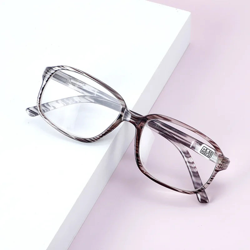 Femlion Fashion Stripe Design Presbyopic Glasses Diopter +450 to +600