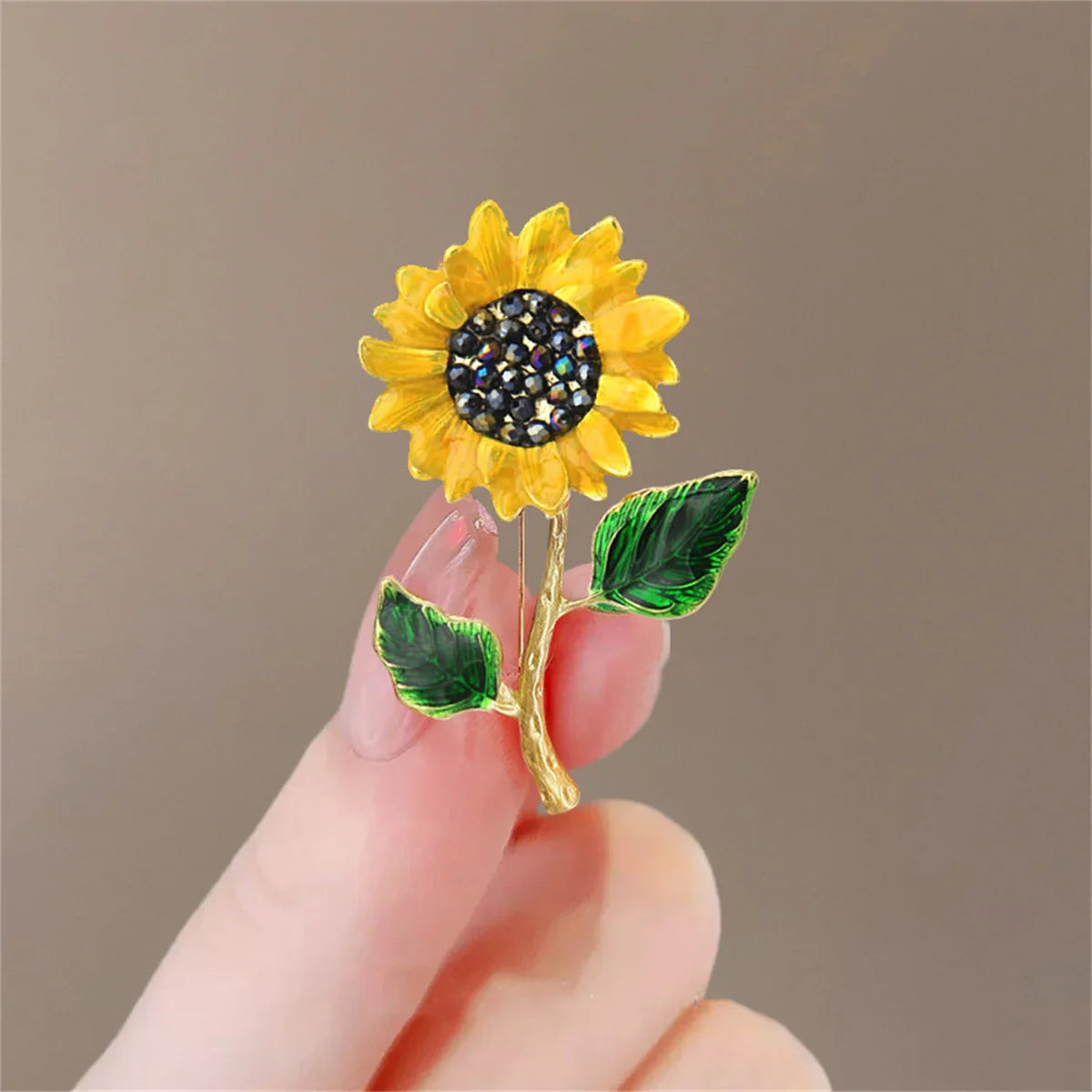 Femlion Zircon Sunflower Bee Brooch: Elegant Floral Badge, Wedding Jewelry