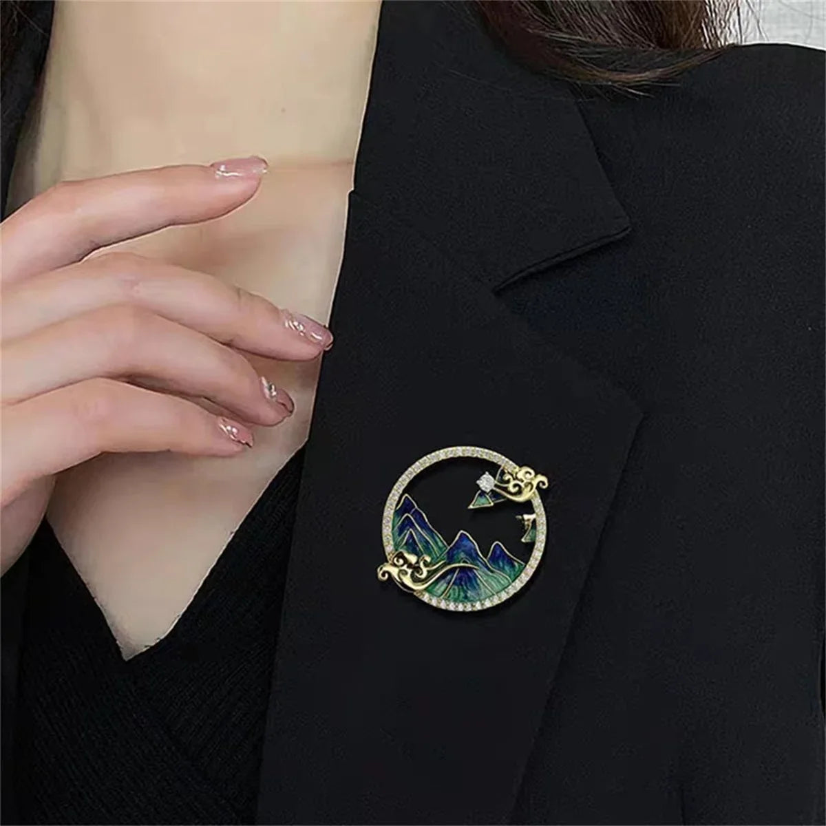 Femlion Chinese Enamel Clouds Brooch Exquisite Cartoon Badge Flight Jewelry