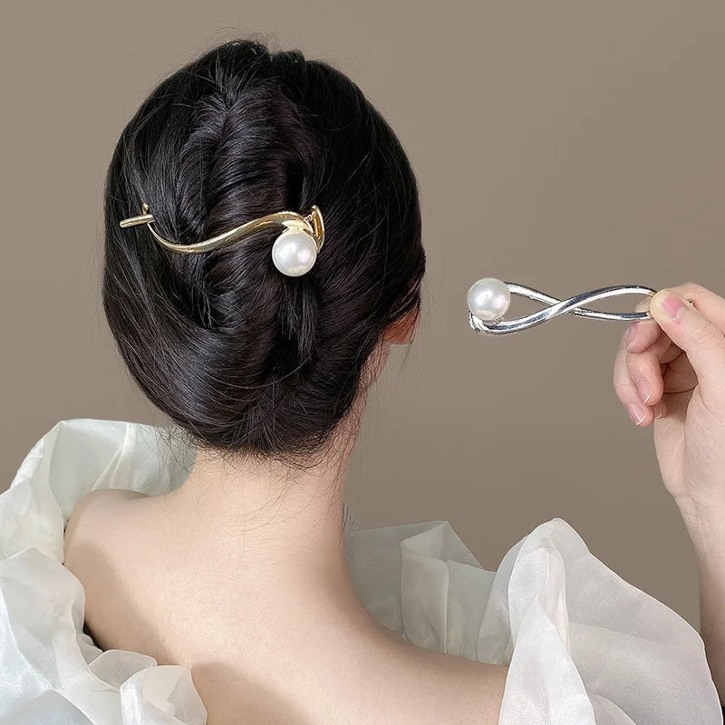 Femlion Geometric Pearl Hair Clip for Women - Elegant Metal Hairpin Barrette Jaw Clip