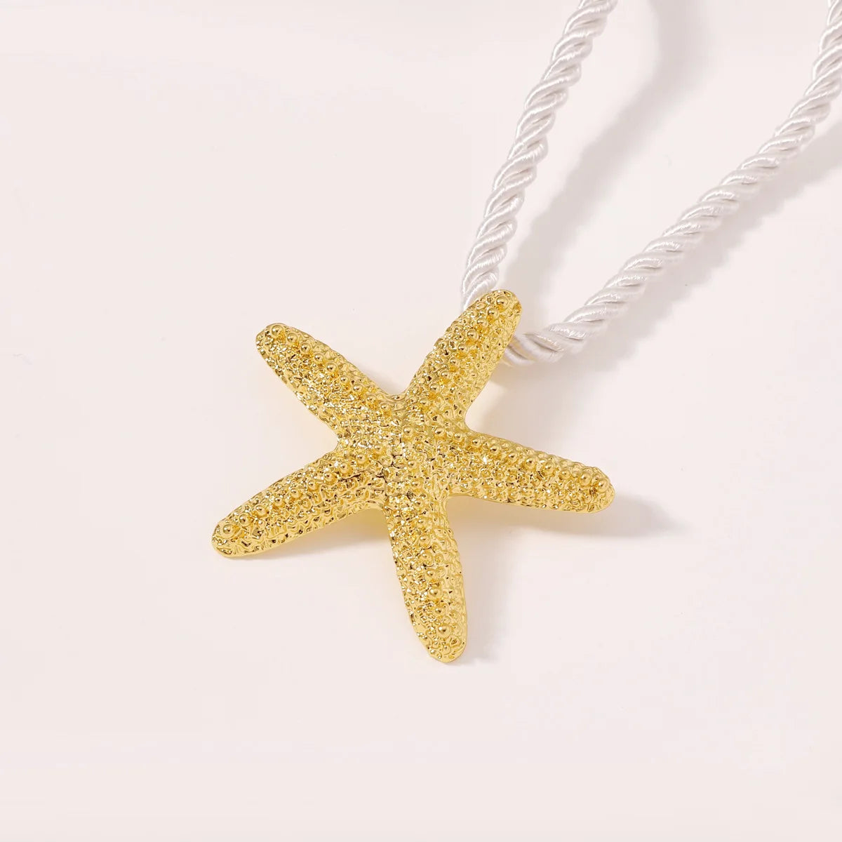 Femlion Starfish Pendant Necklace - Elegant Women's Fashion Accessory