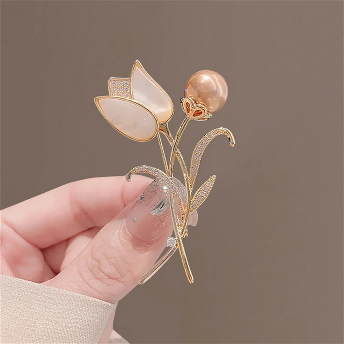 Femlion Shell Tulip Flower Brooch: Elegant Floral Lapel Pin for Wedding Party