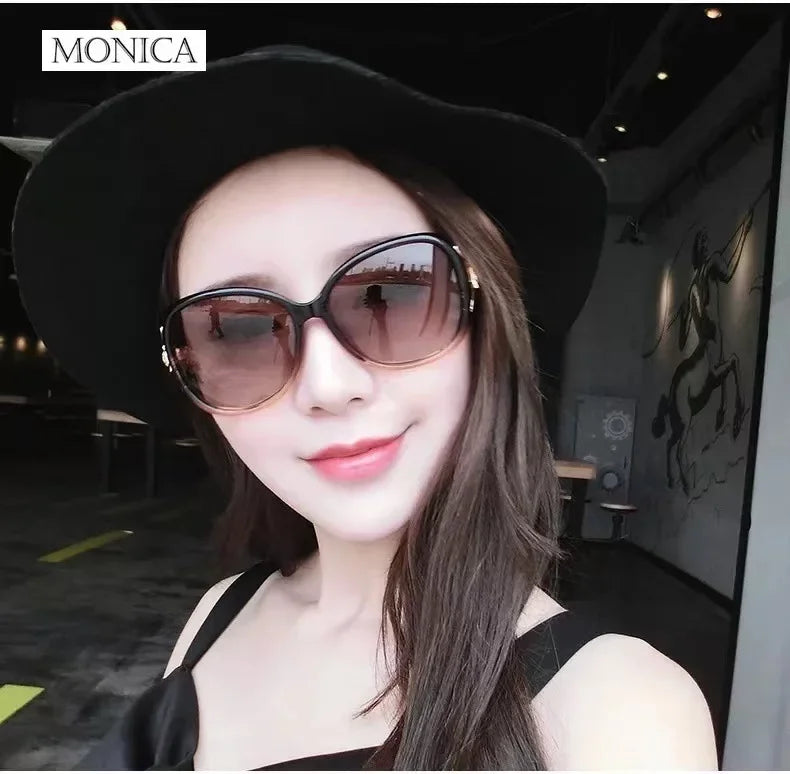 Femlion Classic Round Sunglasses UV400 Blocking Gradient Black Women's Outdoor Oculos Sol