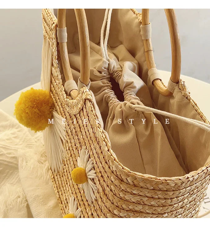 Femlion Daisy Straw Ring Handbag: Stylish Woven Beach Bag for Holidays