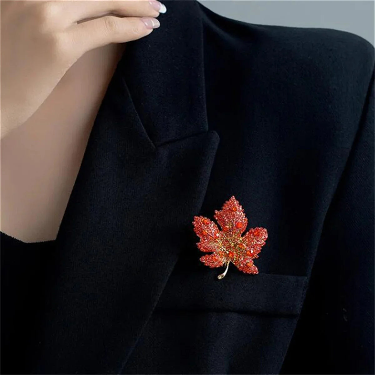 Femlion Elegant Imitation Pearl Maple Leaf Brooch for Women - Enamel Tree Leaves Pin