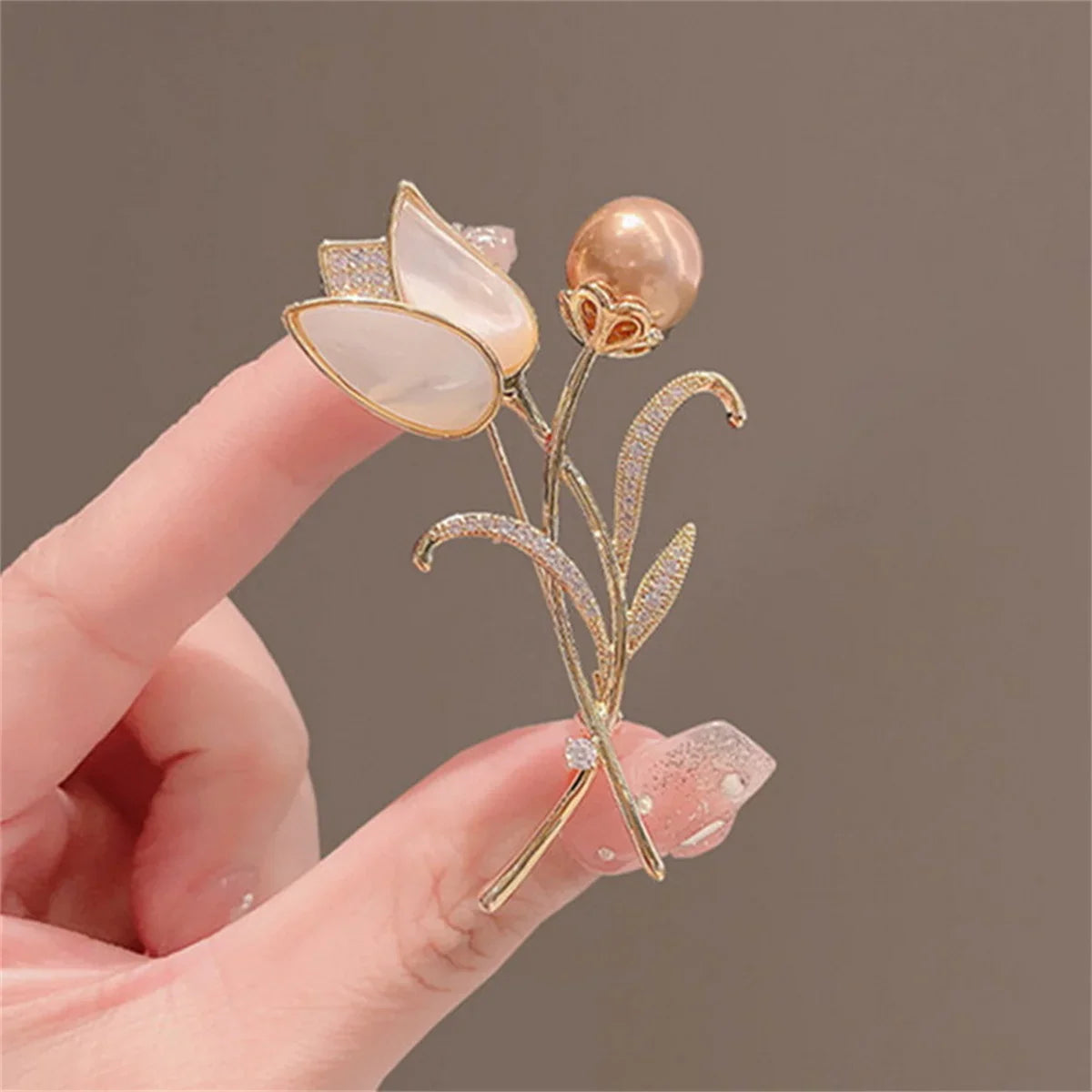 Femlion Shell Tulip Flower Brooch: Elegant Floral Lapel Pin for Wedding Party